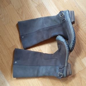 Tall Sorel leather boots size 9
